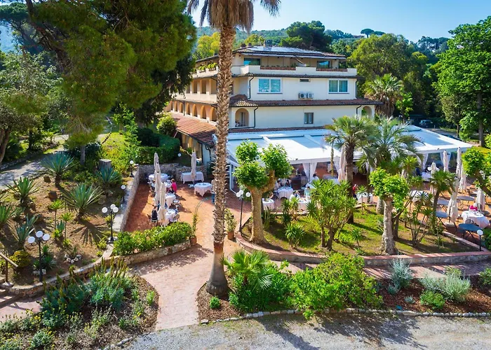 オットーネ ホテル