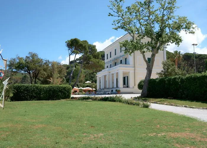 オットーネ ホテル