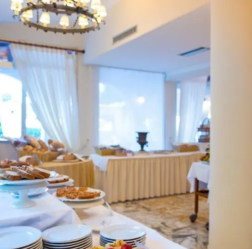 オットーネ ホテル