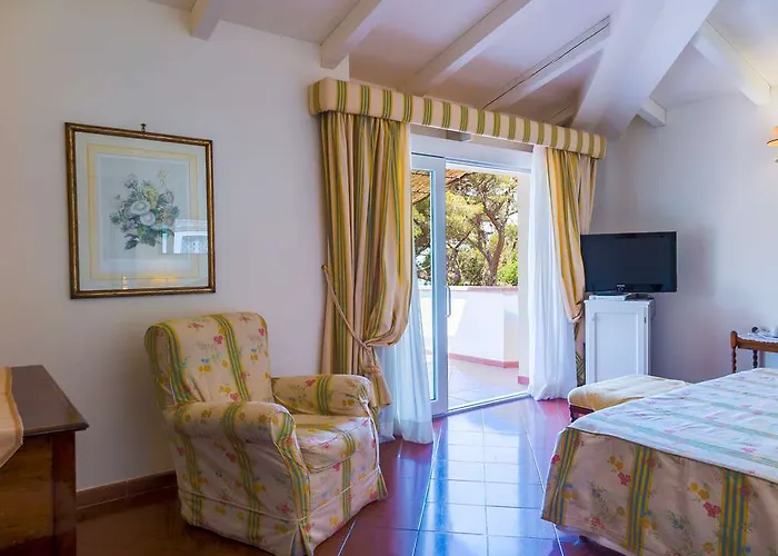 ホテル オットーネ ポルトフェッラーイオ