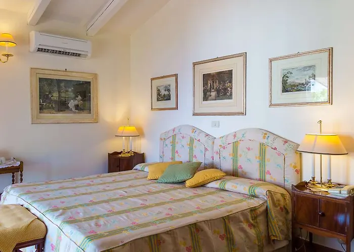 ホテル オットーネ ポルトフェッラーイオ